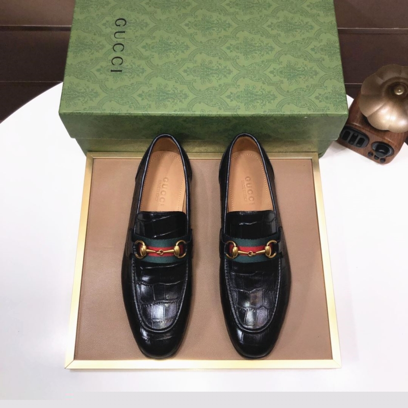 G*u*i leather shoes